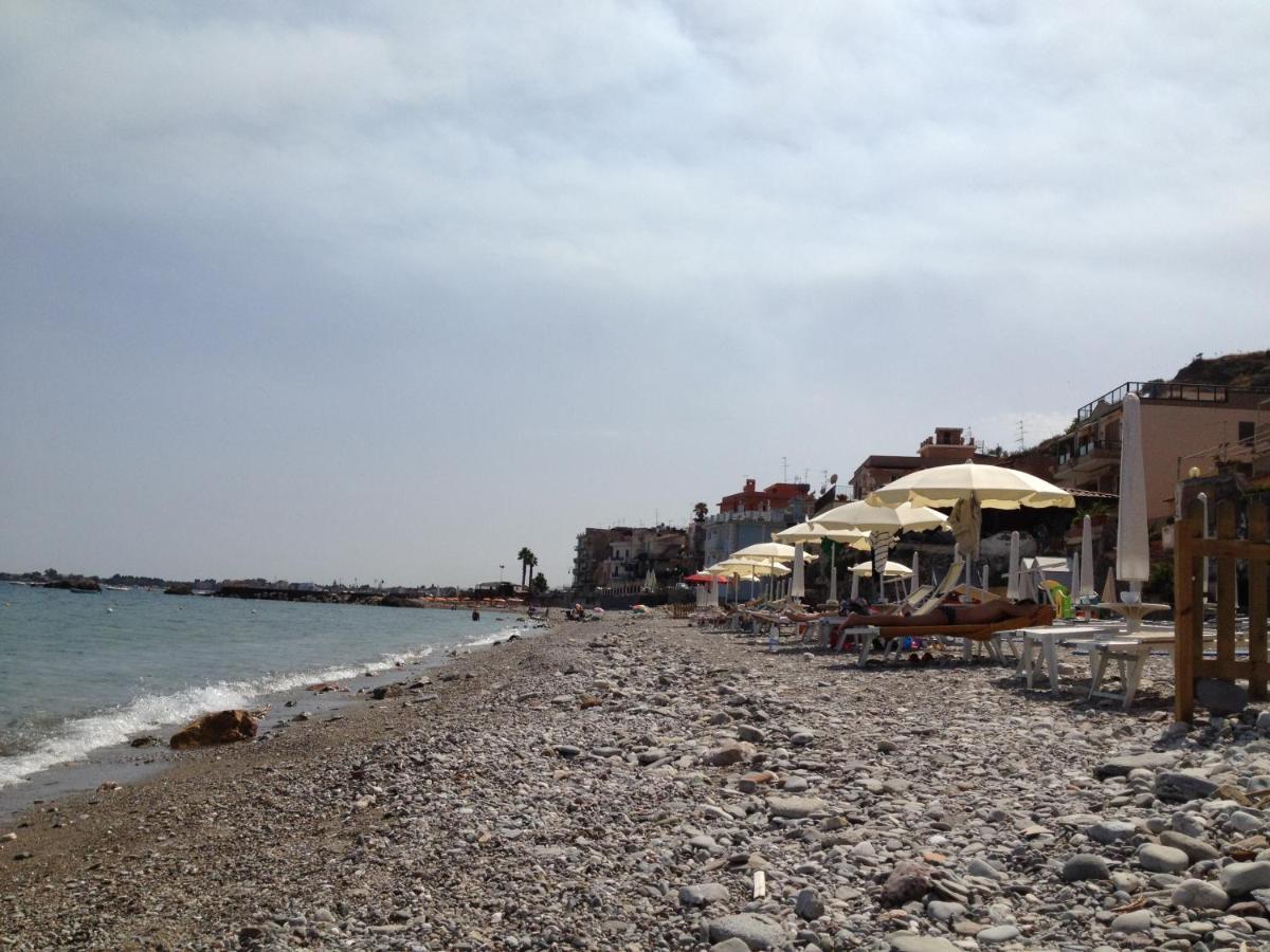 Residence La Fenice Ff Giardini-Naxos Kültér fotó