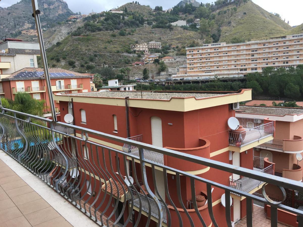 Residence La Fenice Ff Giardini-Naxos Kültér fotó