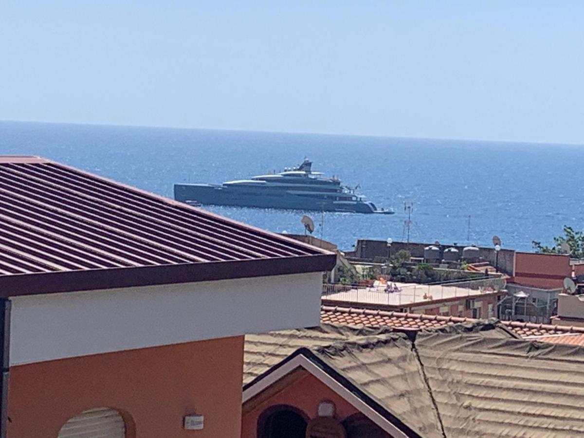 Residence La Fenice Ff Giardini-Naxos Kültér fotó