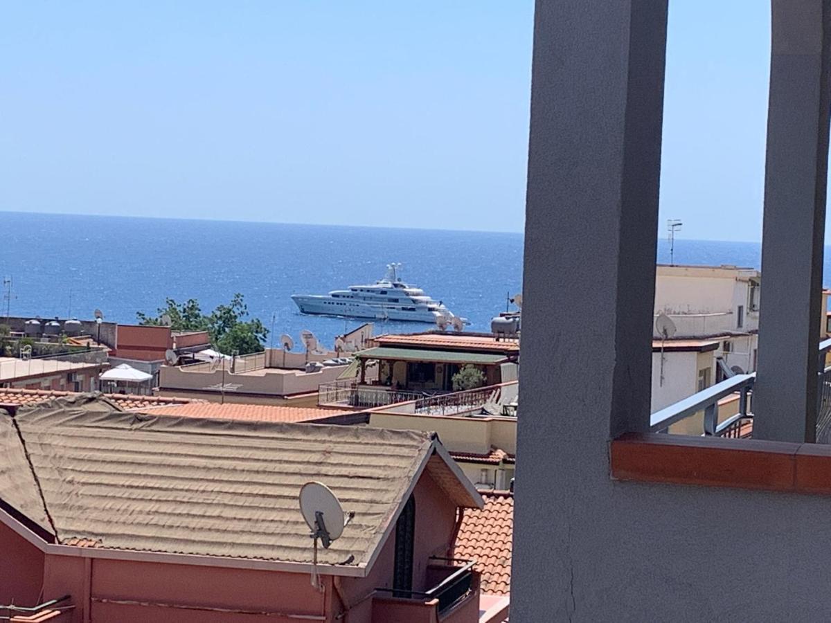 Residence La Fenice Ff Giardini-Naxos Kültér fotó