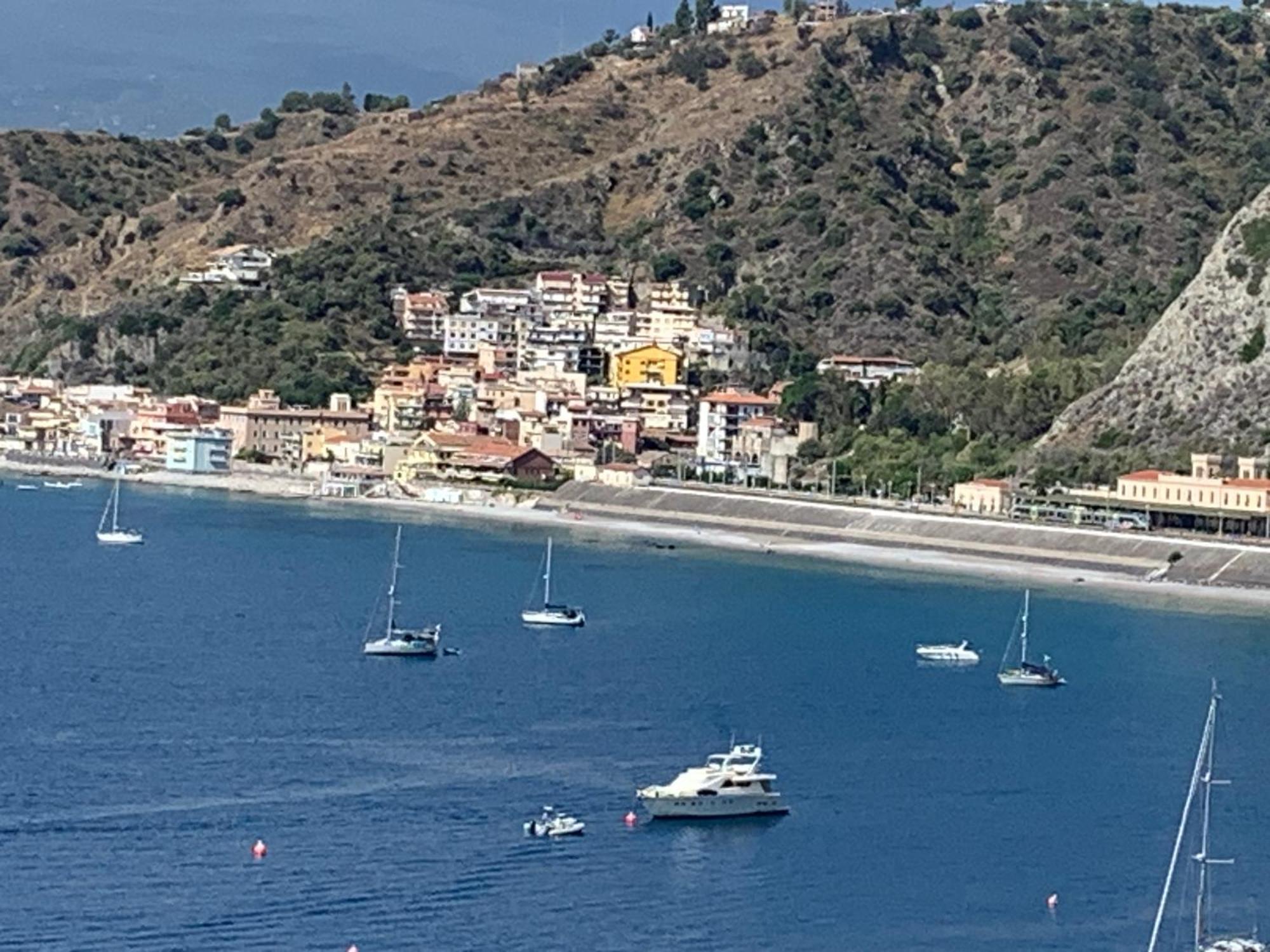 Residence La Fenice Ff Giardini-Naxos Kültér fotó
